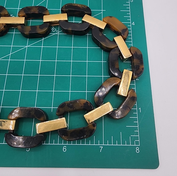 J. Crew Tortoiseshell Color and Gold Chunky Chain Necklace - Picture 5 of 9